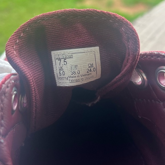 Maroon Vans - Picture 6 of 9